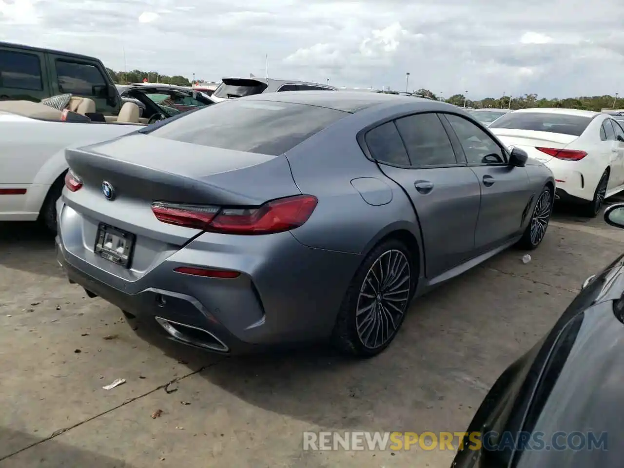 4 Photograph of a damaged car WBAGV2C03NCH48934 BMW 8 SERIES 2022