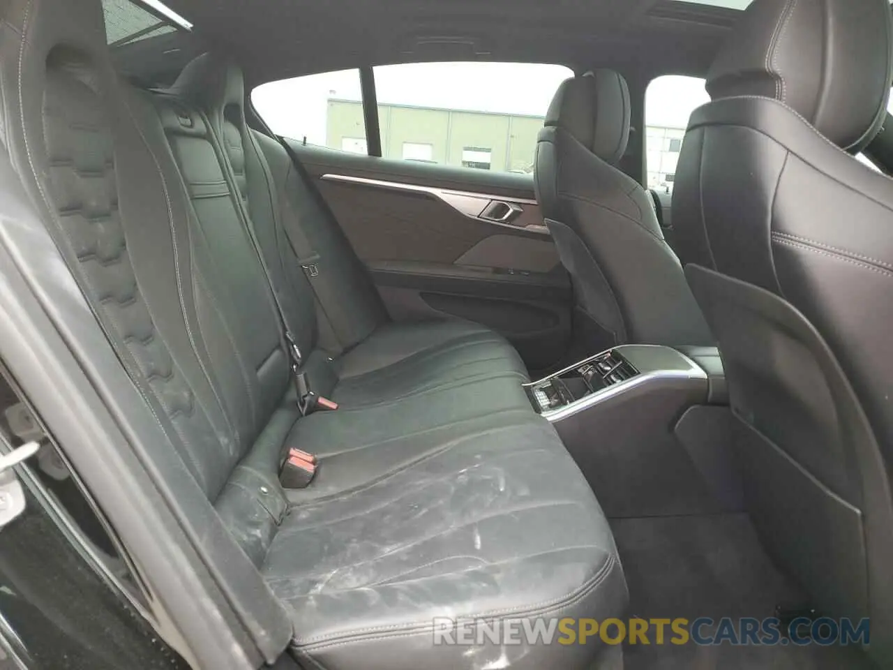 10 Photograph of a damaged car WBAGV4C01NCH18603 BMW 8 SERIES 2022
