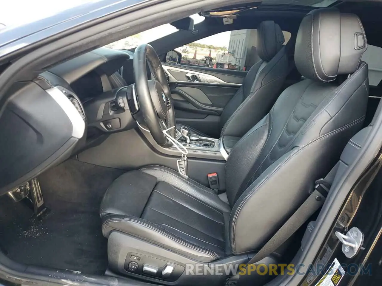 7 Photograph of a damaged car WBAGV2C07LCE26407 BMW 8 SERIES 2024