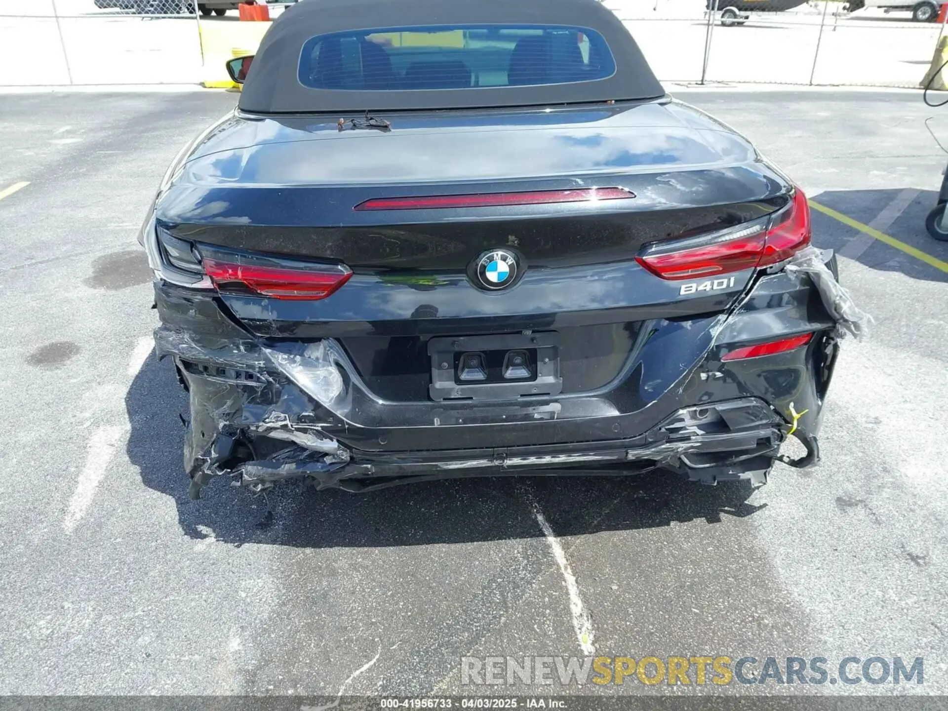 17 Photograph of a damaged car WBADZ2C04LCE13928 BMW 840I 2020