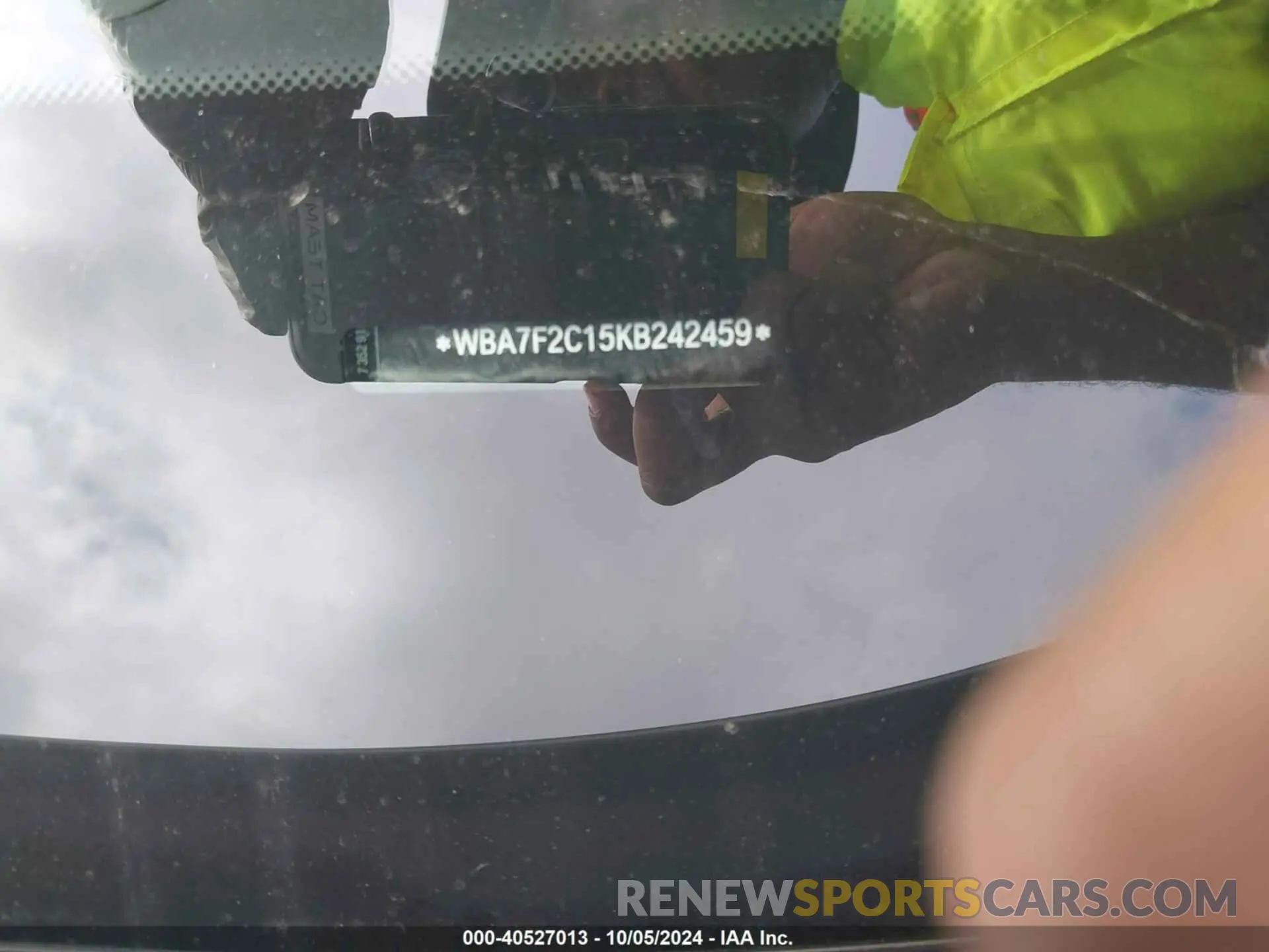9 Photograph of a damaged car WBA7F2C15KB242459 BMW ALPINA B7 2019