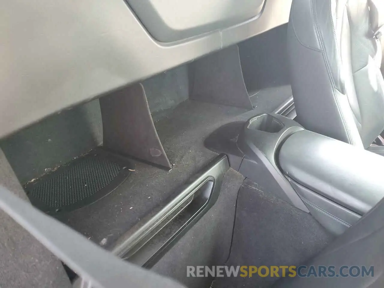 10 Photograph of a damaged car WBY2Z6C57KVG98025 BMW I SERIES 2019