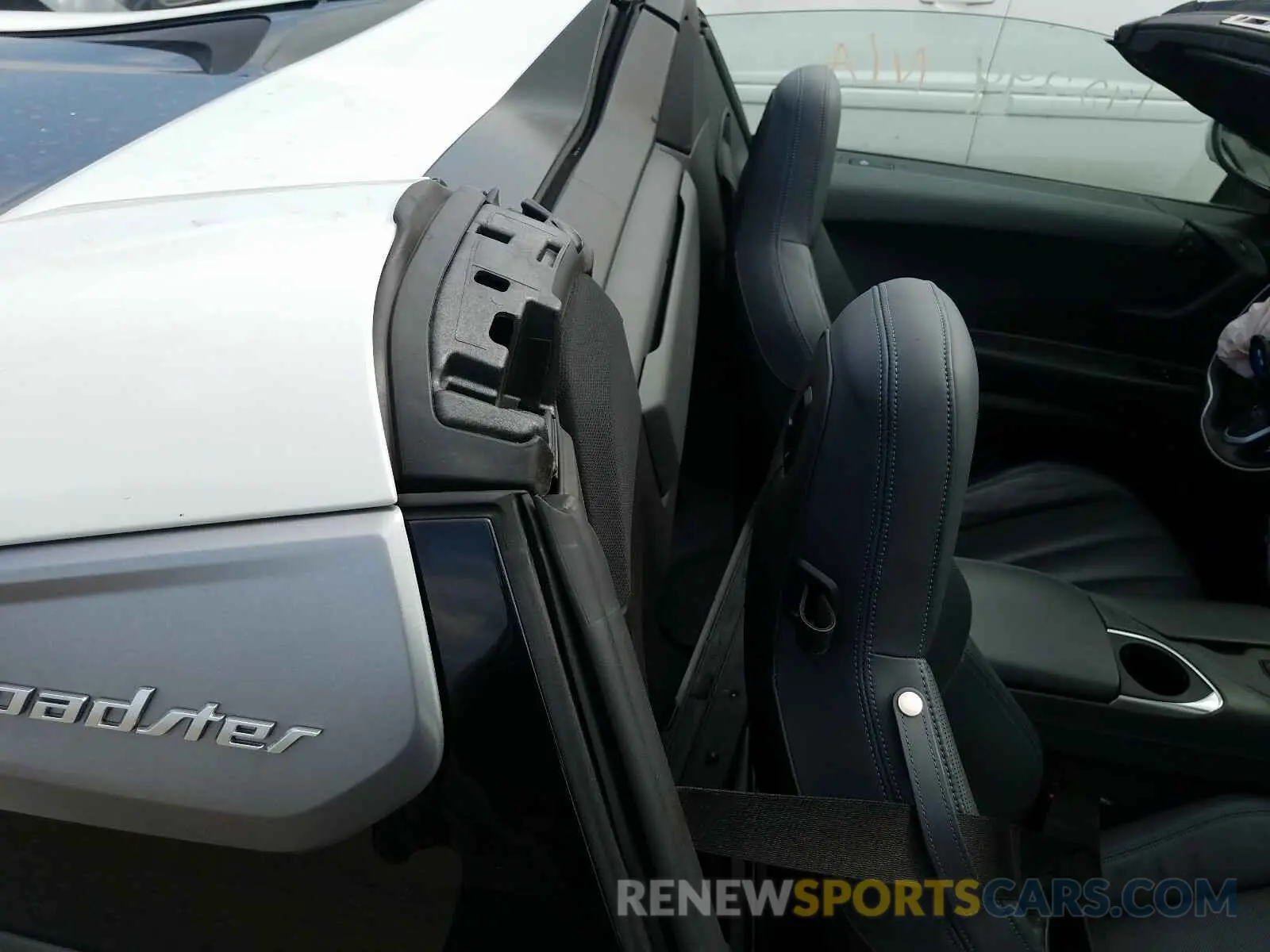 6 Photograph of a damaged car WBY2Z6C57KVG98185 BMW I SERIES 2019