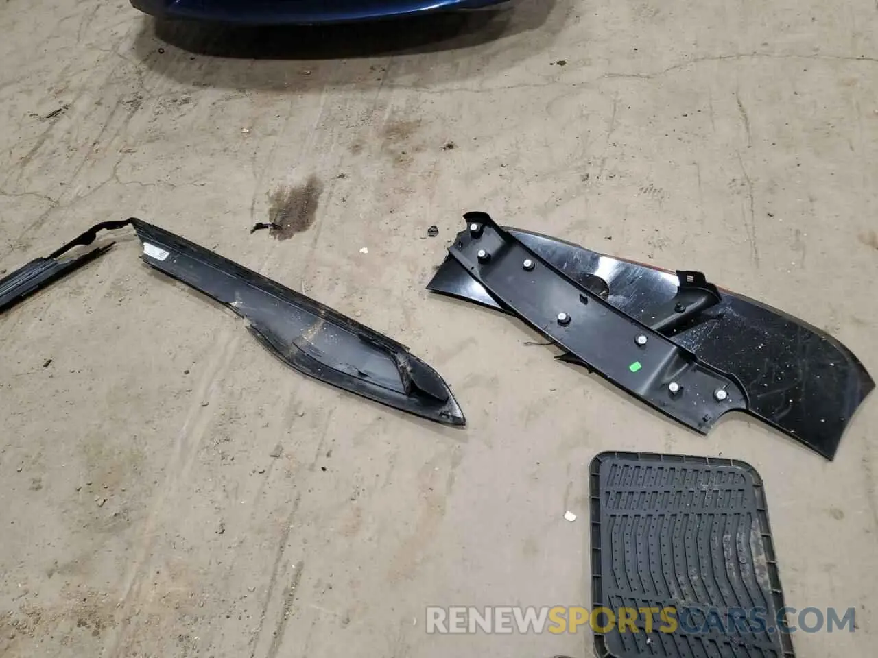 12 Photograph of a damaged car WBY8P2C55K7D99372 BMW I SERIES 2019