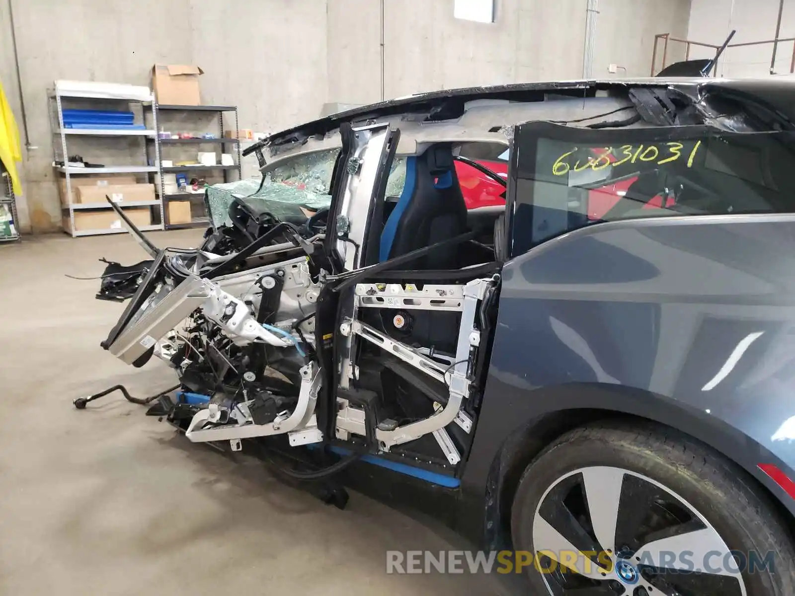 10 Photograph of a damaged car WBY8P2C56K7E32105 BMW I SERIES 2019