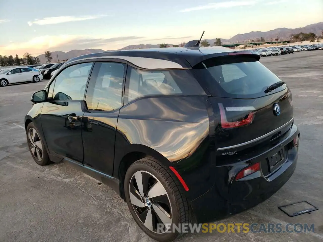 2 Photograph of a damaged car WBY8P2C56K7E87976 BMW I SERIES 2019