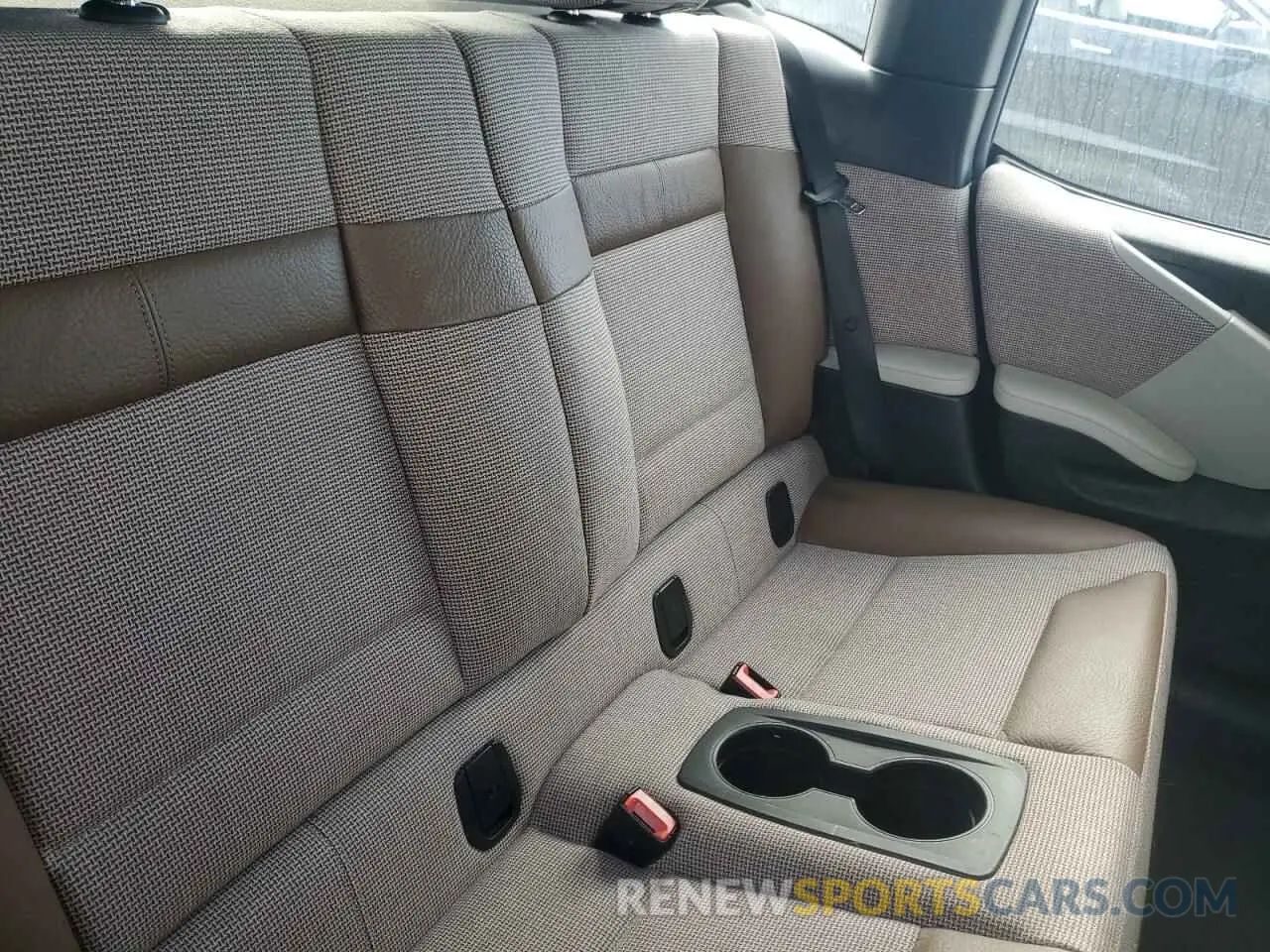 10 Photograph of a damaged car WBY8P2C58K7D27842 BMW I SERIES 2019