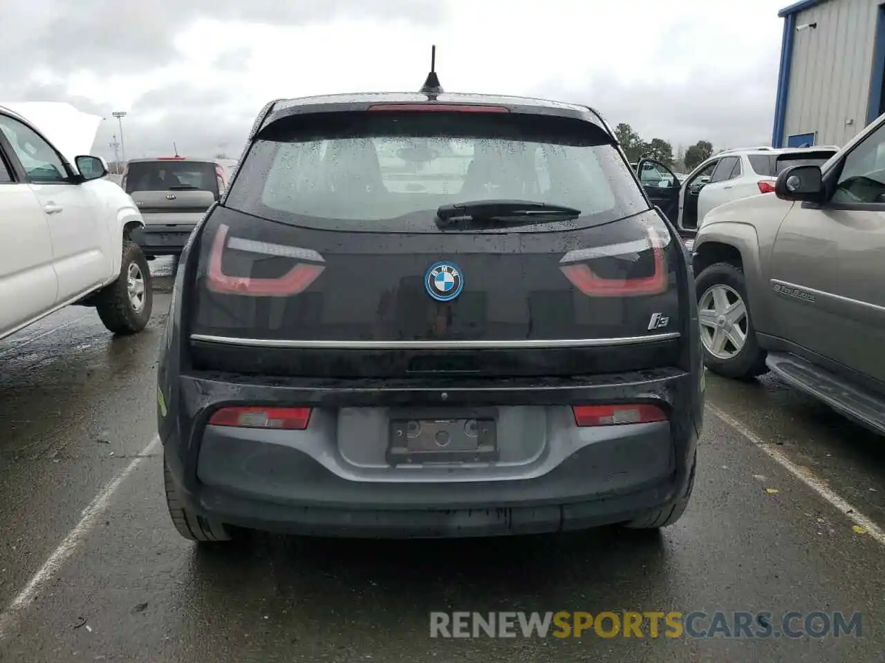 6 Photograph of a damaged car WBY8P4C0XL7F76449 BMW I SERIES 2020