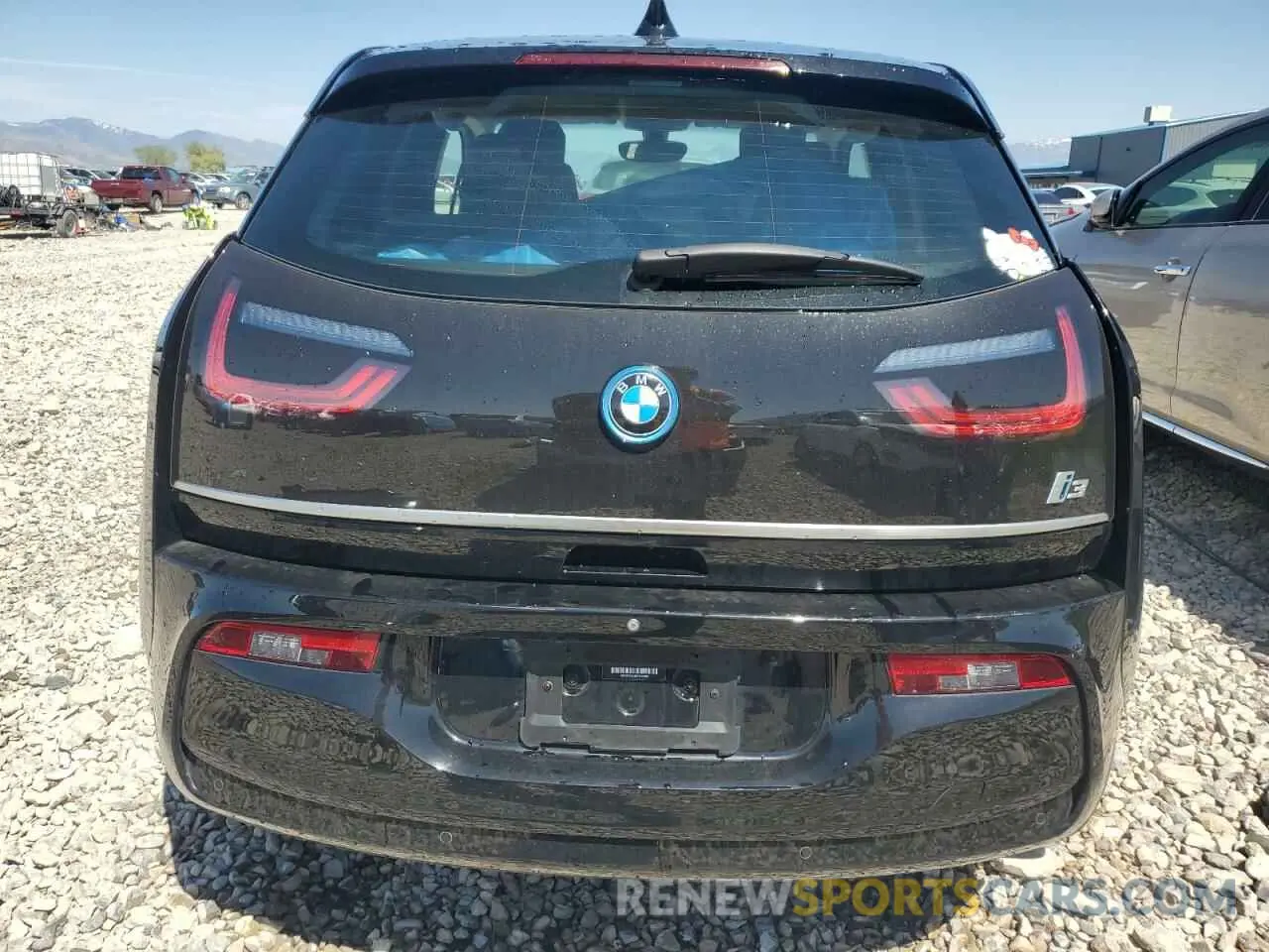 6 Photograph of a damaged car WBY8P4C04M7H33393 BMW I SERIES 2021