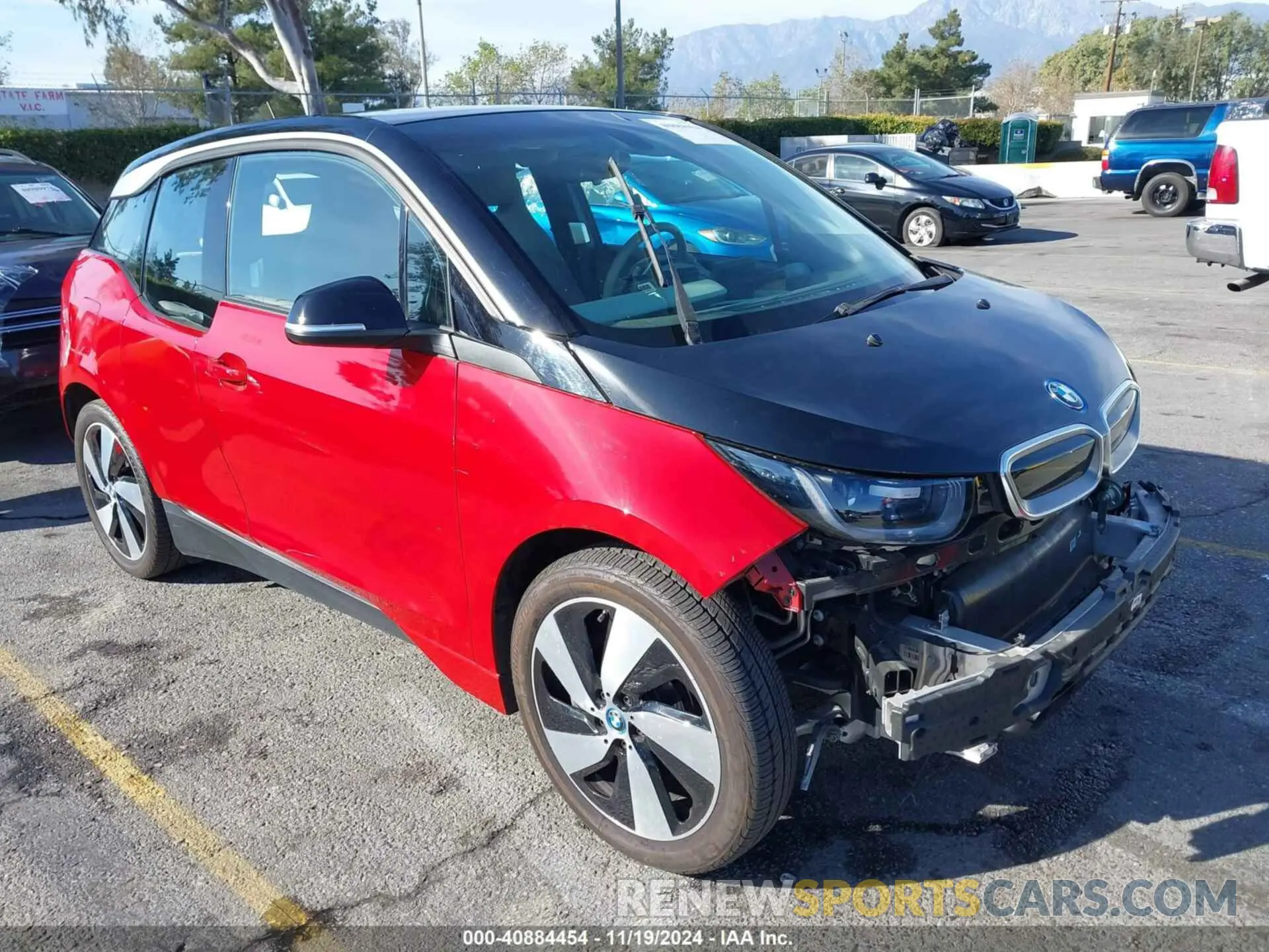 1 Photograph of a damaged car WBY8P2C50K7D82298 BMW I3 2019
