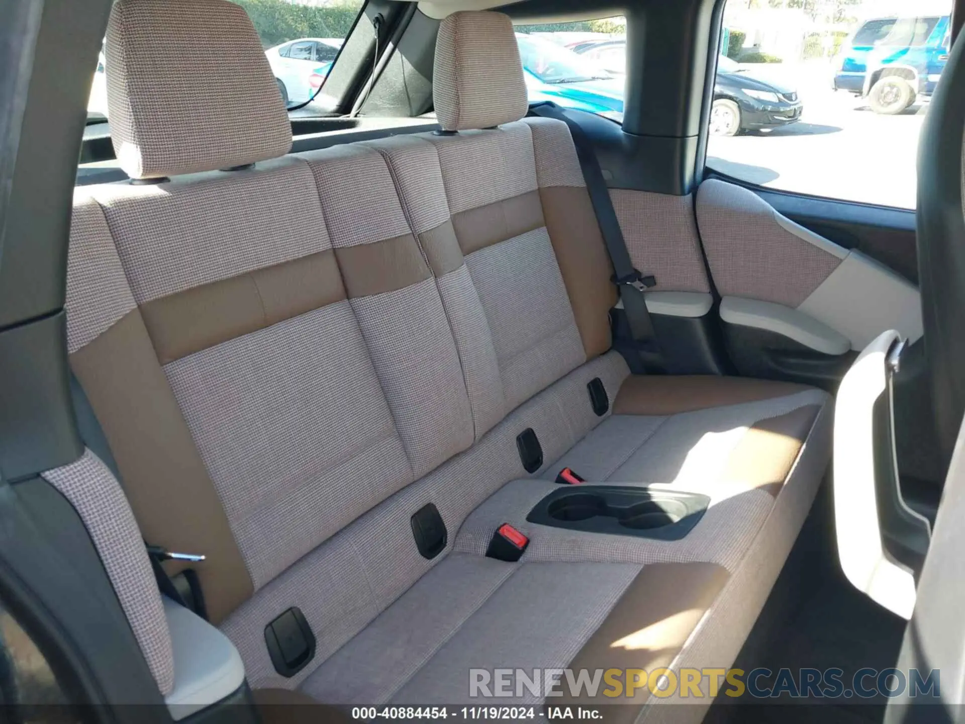 8 Photograph of a damaged car WBY8P2C50K7D82298 BMW I3 2019