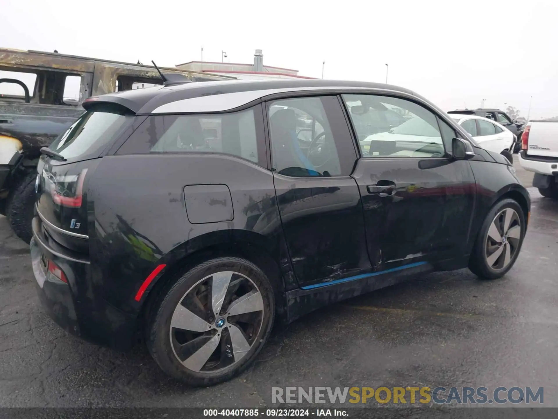 14 Photograph of a damaged car WBY8P2C51K7D39590 BMW I3 2019