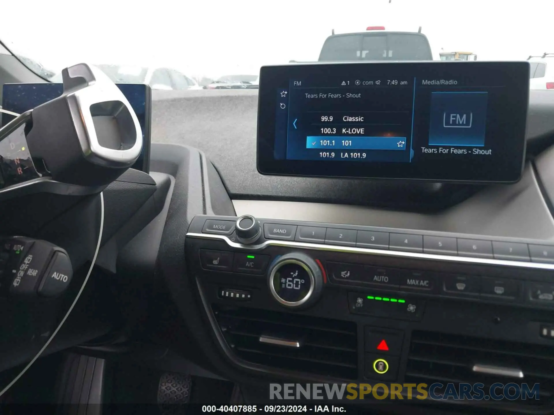 19 Photograph of a damaged car WBY8P2C51K7D39590 BMW I3 2019