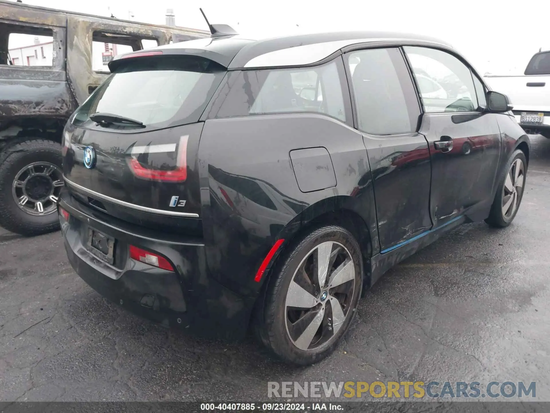 4 Photograph of a damaged car WBY8P2C51K7D39590 BMW I3 2019