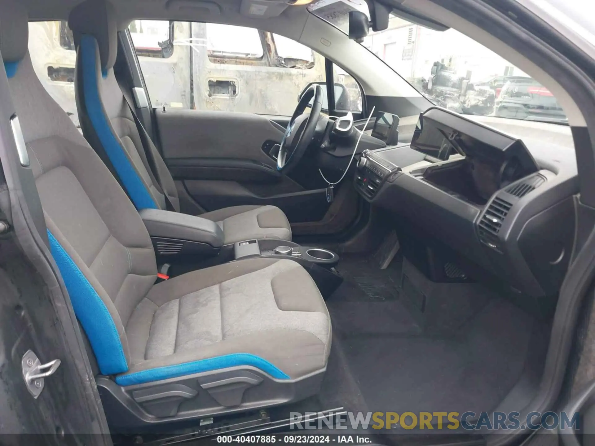 5 Photograph of a damaged car WBY8P2C51K7D39590 BMW I3 2019