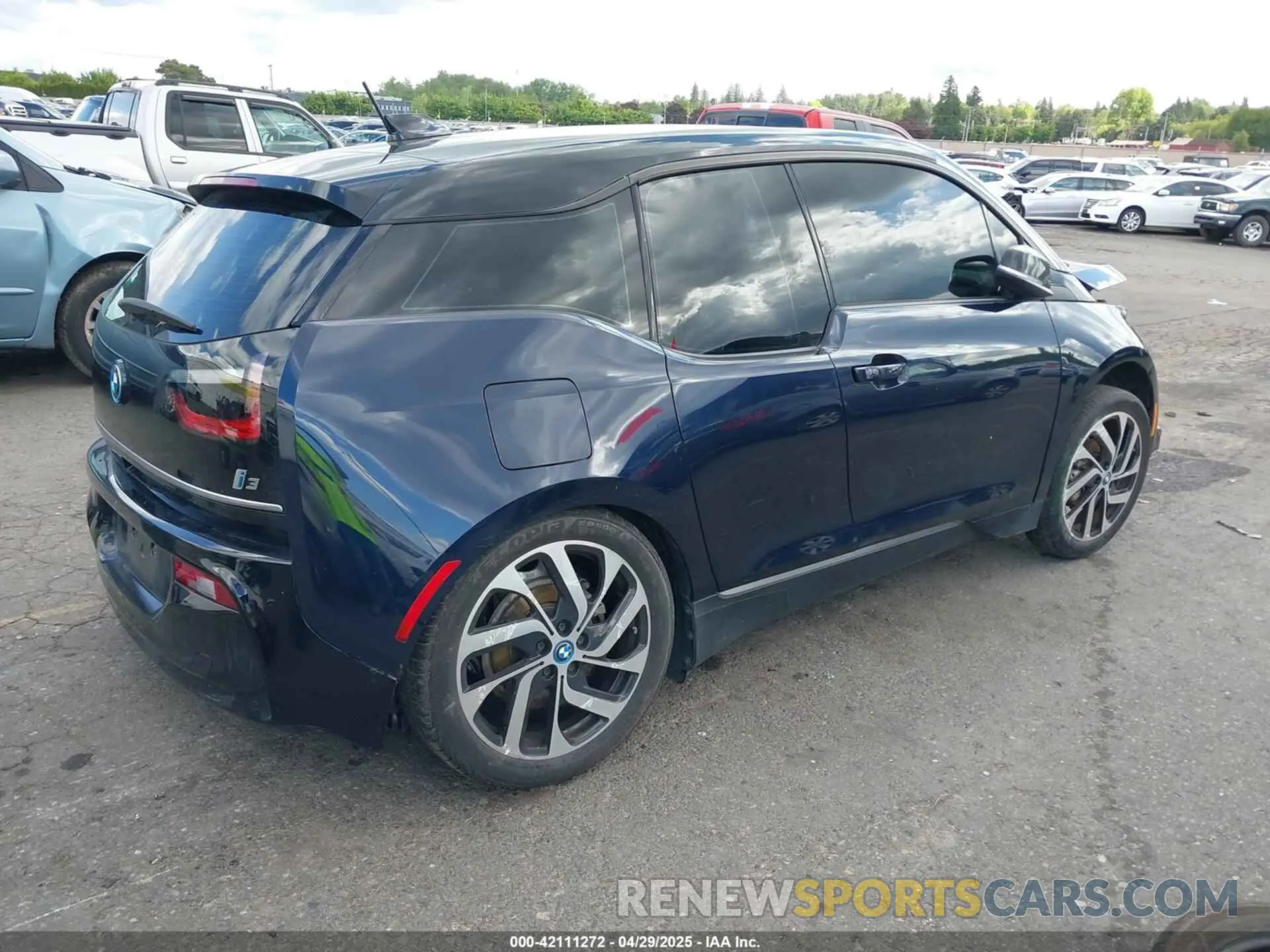 4 Photograph of a damaged car WBY8P2C52K7E60919 BMW I3 2019