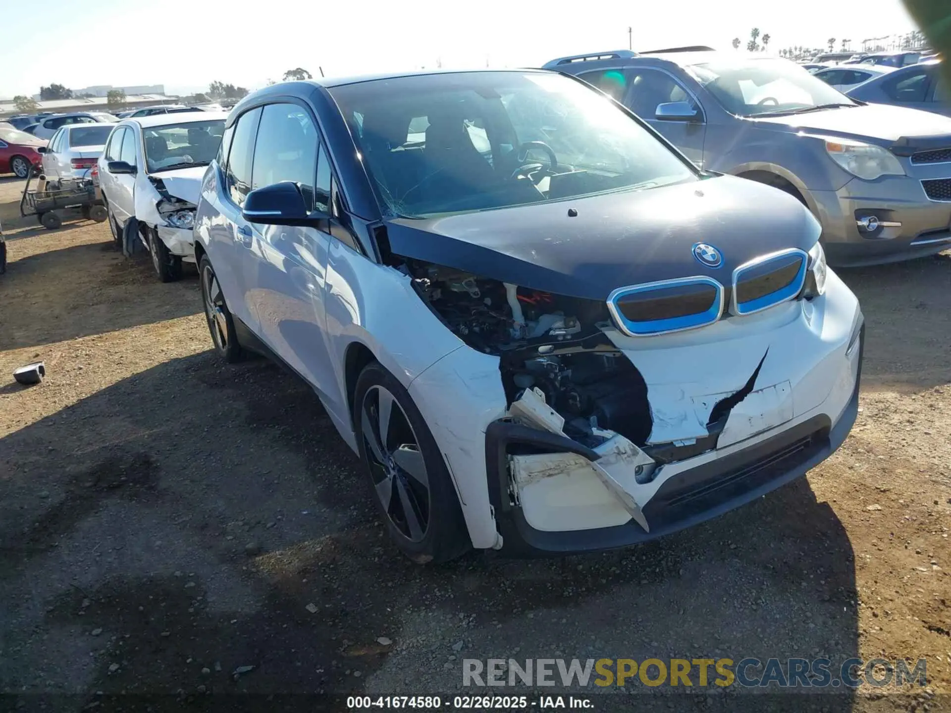 1 Photograph of a damaged car WBY8P2C55K7E07633 BMW I3 2019