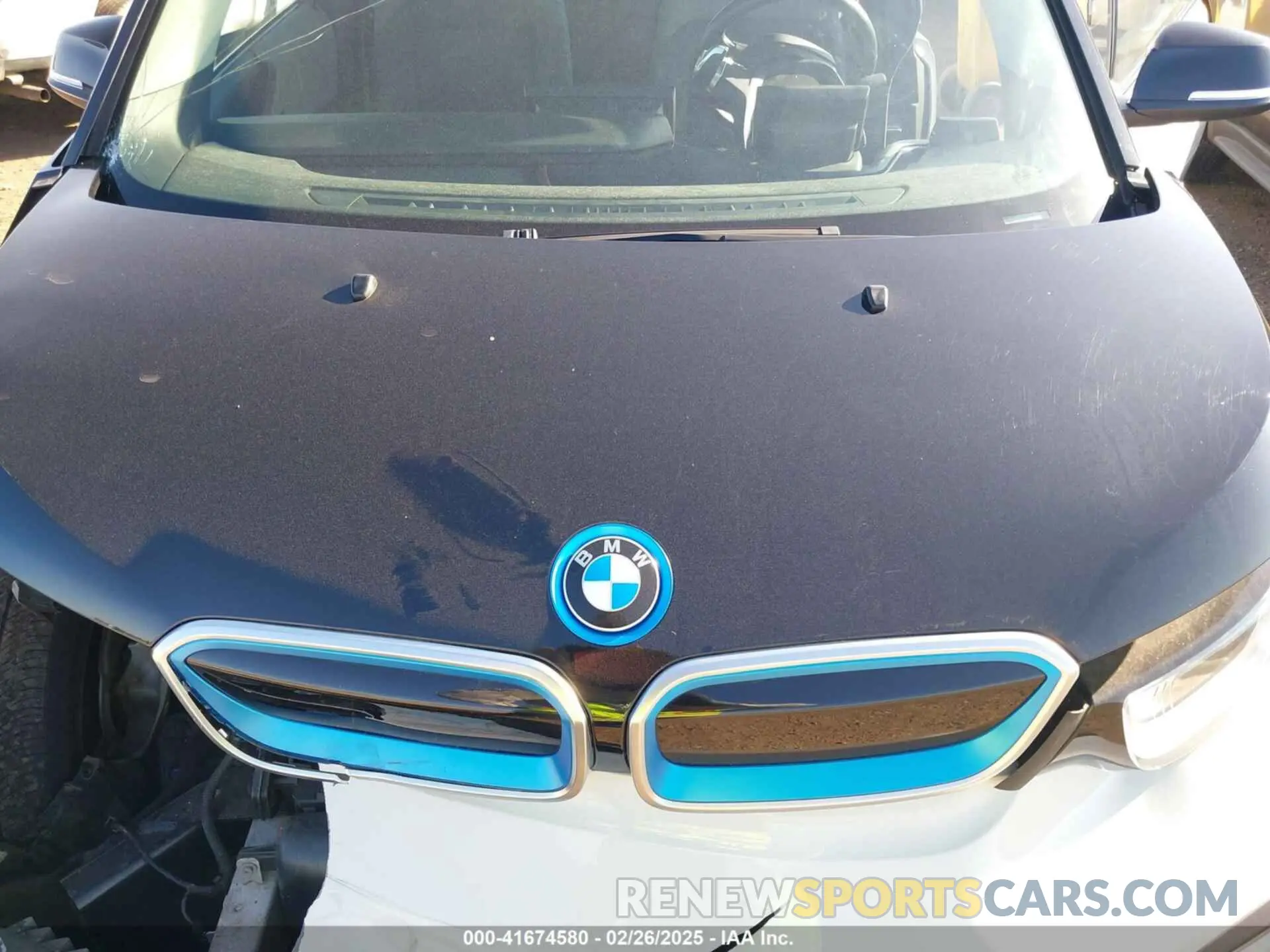 10 Photograph of a damaged car WBY8P2C55K7E07633 BMW I3 2019