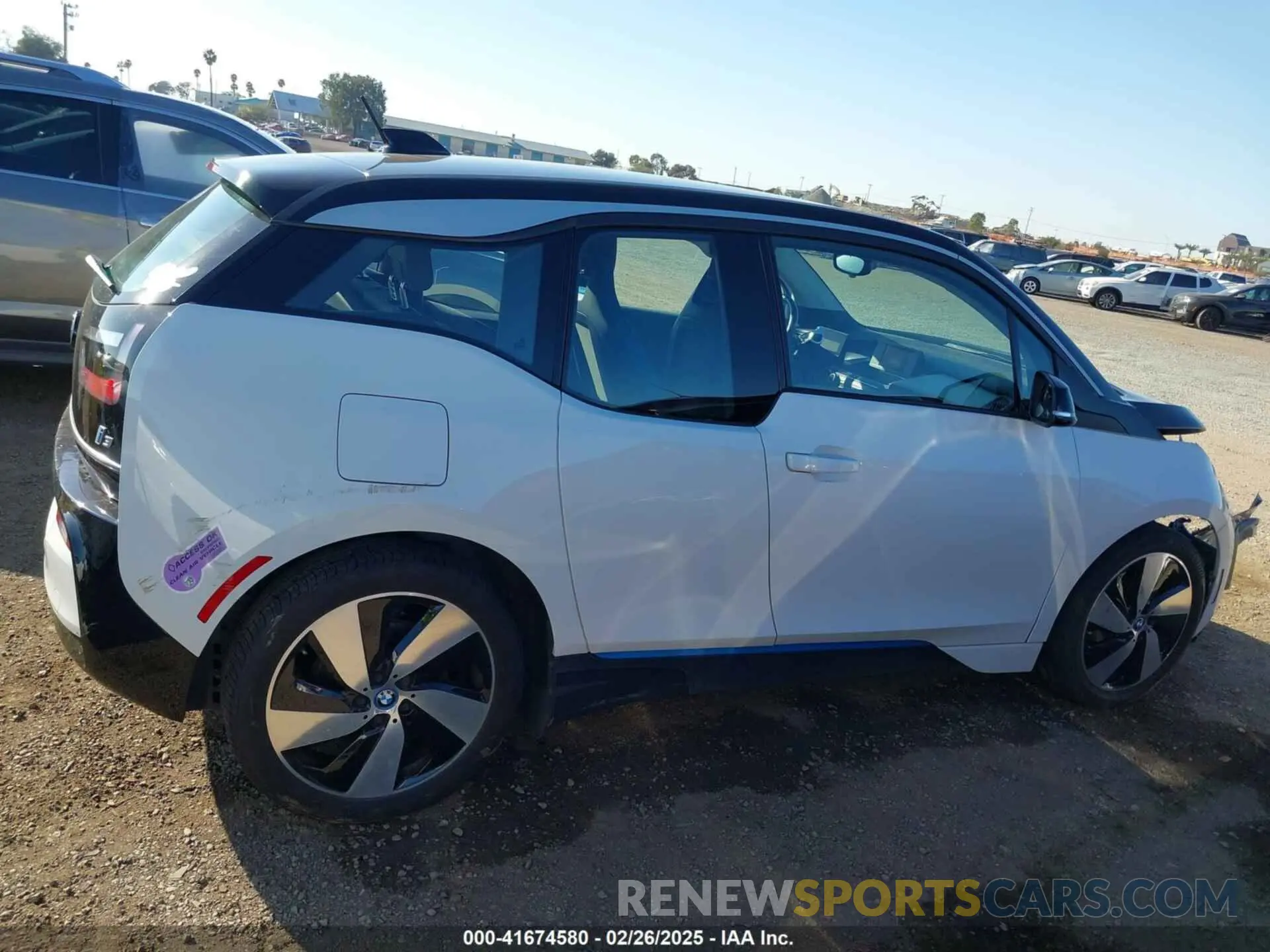 14 Photograph of a damaged car WBY8P2C55K7E07633 BMW I3 2019