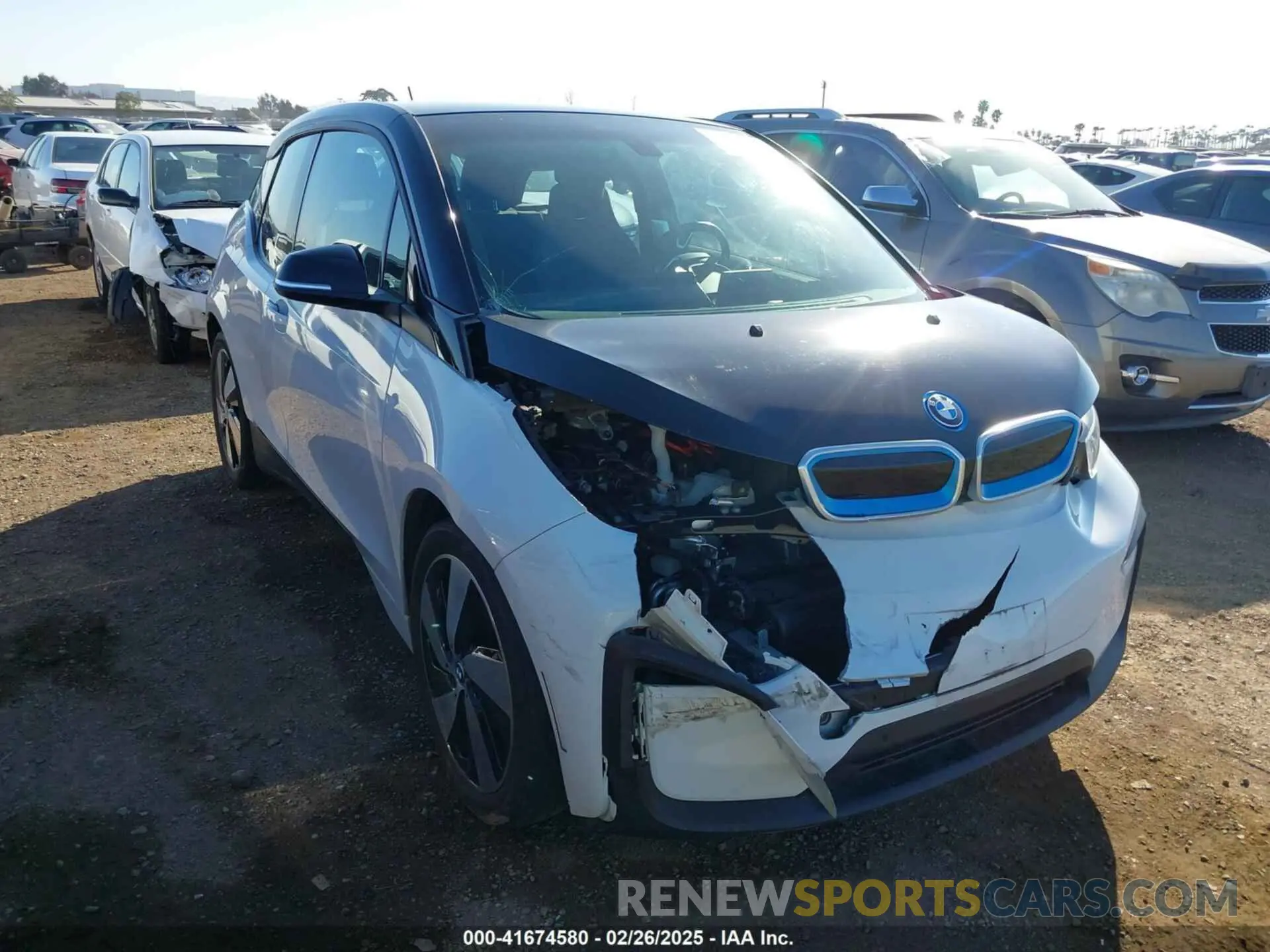 6 Photograph of a damaged car WBY8P2C55K7E07633 BMW I3 2019