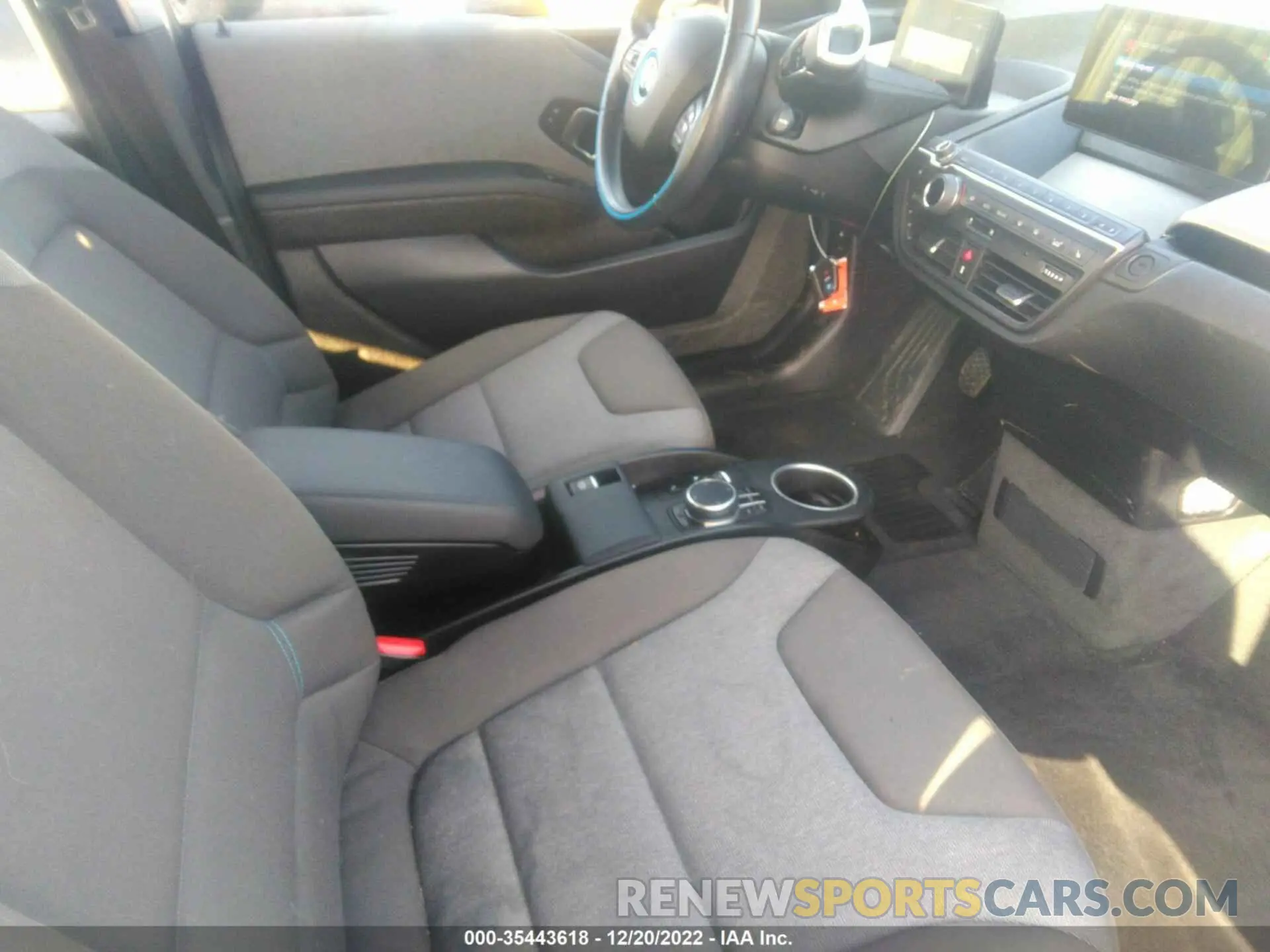 5 Photograph of a damaged car WBY8P4C54K7E56575 BMW I3 2019