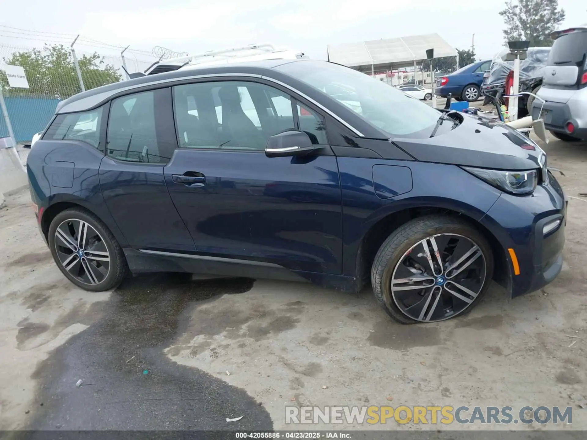 13 Photograph of a damaged car WBY8P4C54K7E83372 BMW I3 2019