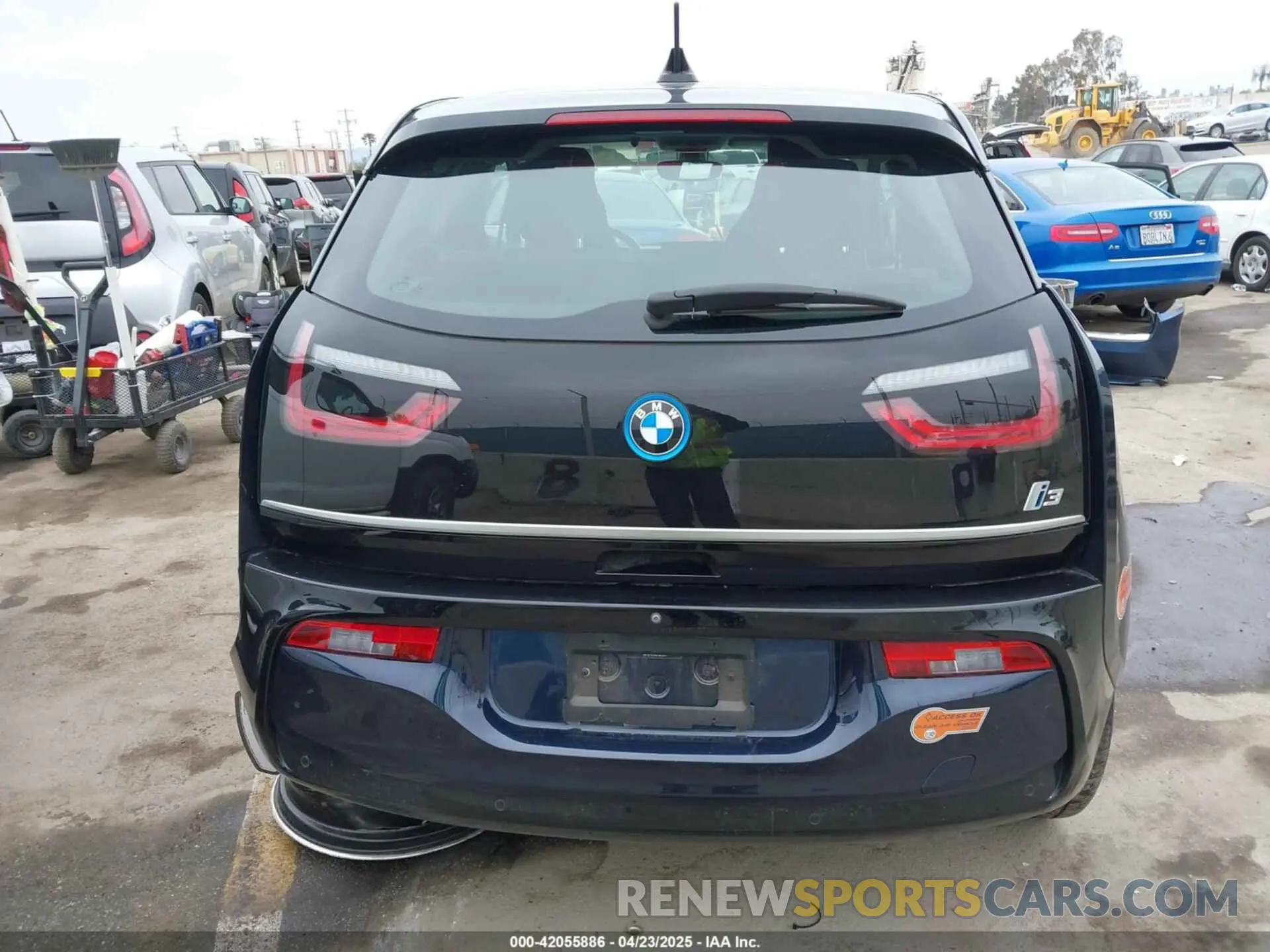 16 Photograph of a damaged car WBY8P4C54K7E83372 BMW I3 2019