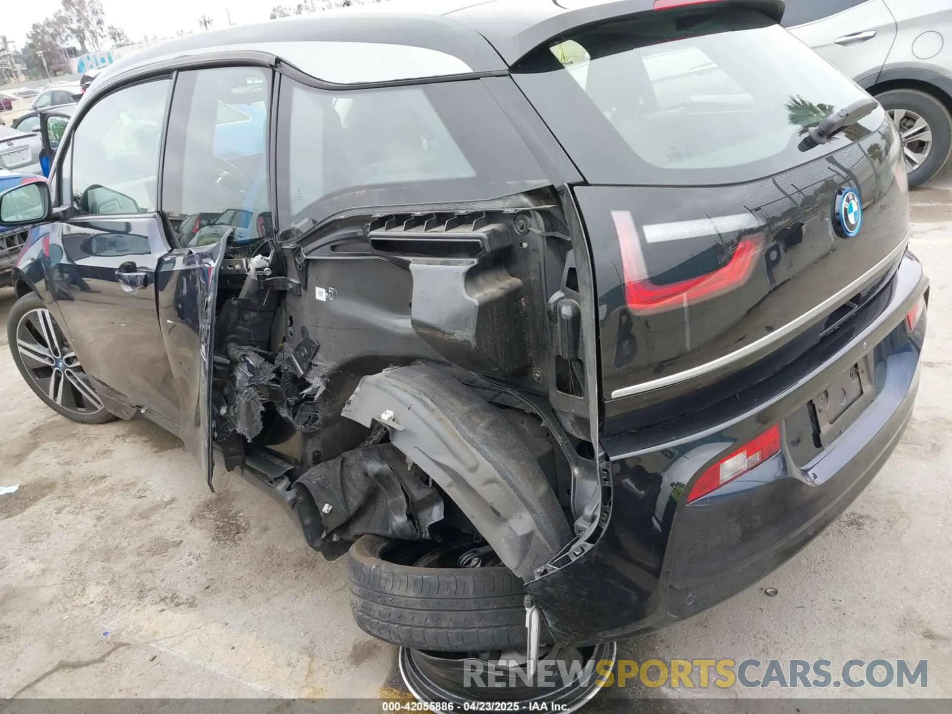 3 Photograph of a damaged car WBY8P4C54K7E83372 BMW I3 2019