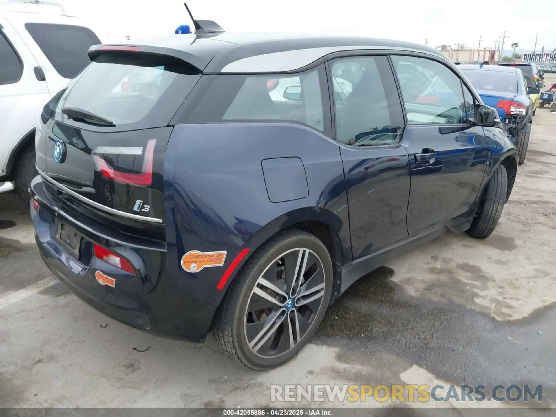 4 Photograph of a damaged car WBY8P4C54K7E83372 BMW I3 2019