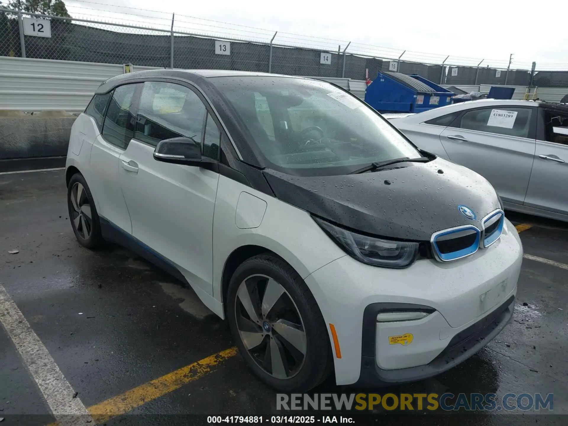 1 Photograph of a damaged car WBY8P4C58K7E53825 BMW I3 2019
