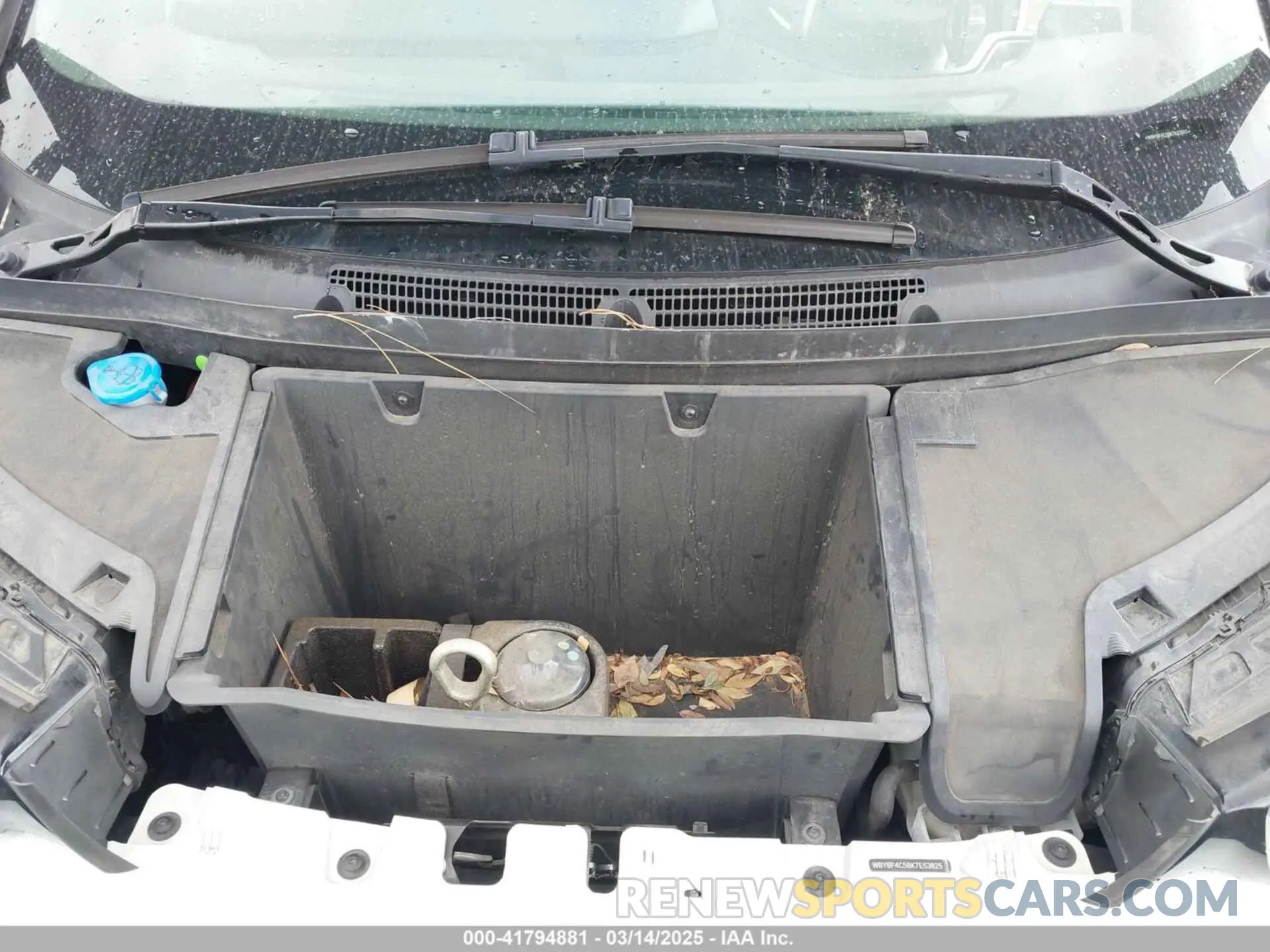 10 Photograph of a damaged car WBY8P4C58K7E53825 BMW I3 2019
