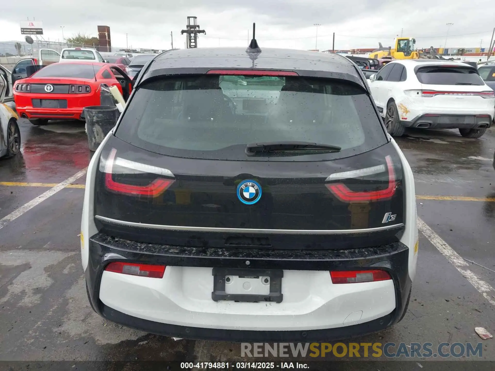 16 Photograph of a damaged car WBY8P4C58K7E53825 BMW I3 2019