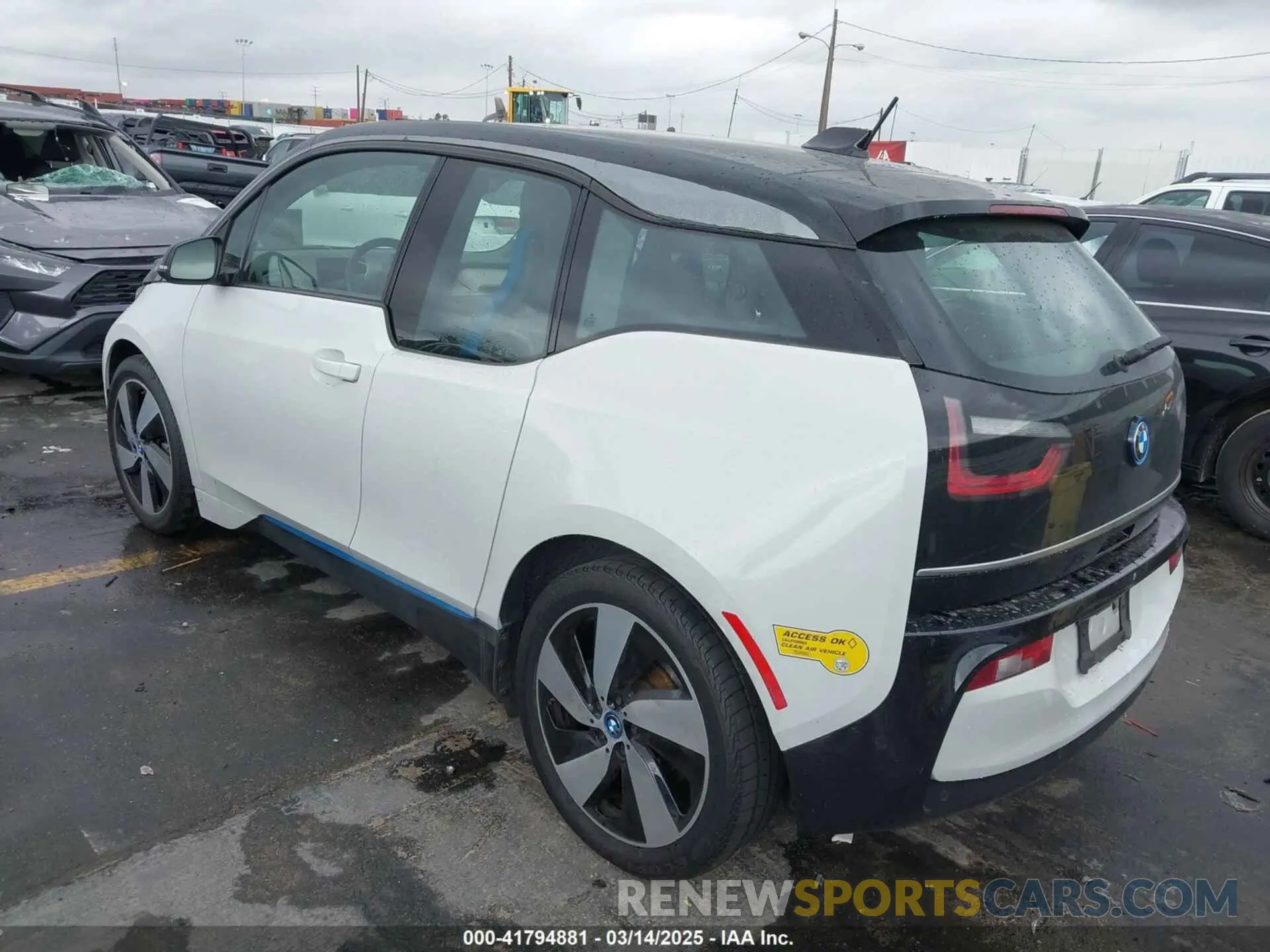 3 Photograph of a damaged car WBY8P4C58K7E53825 BMW I3 2019