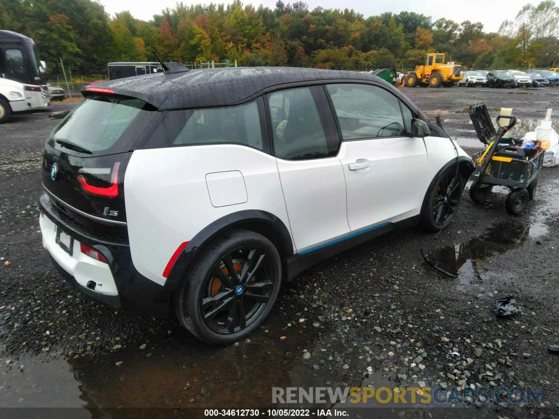 4 Photograph of a damaged car WBY8P6C04L7H18516 BMW I3 2020