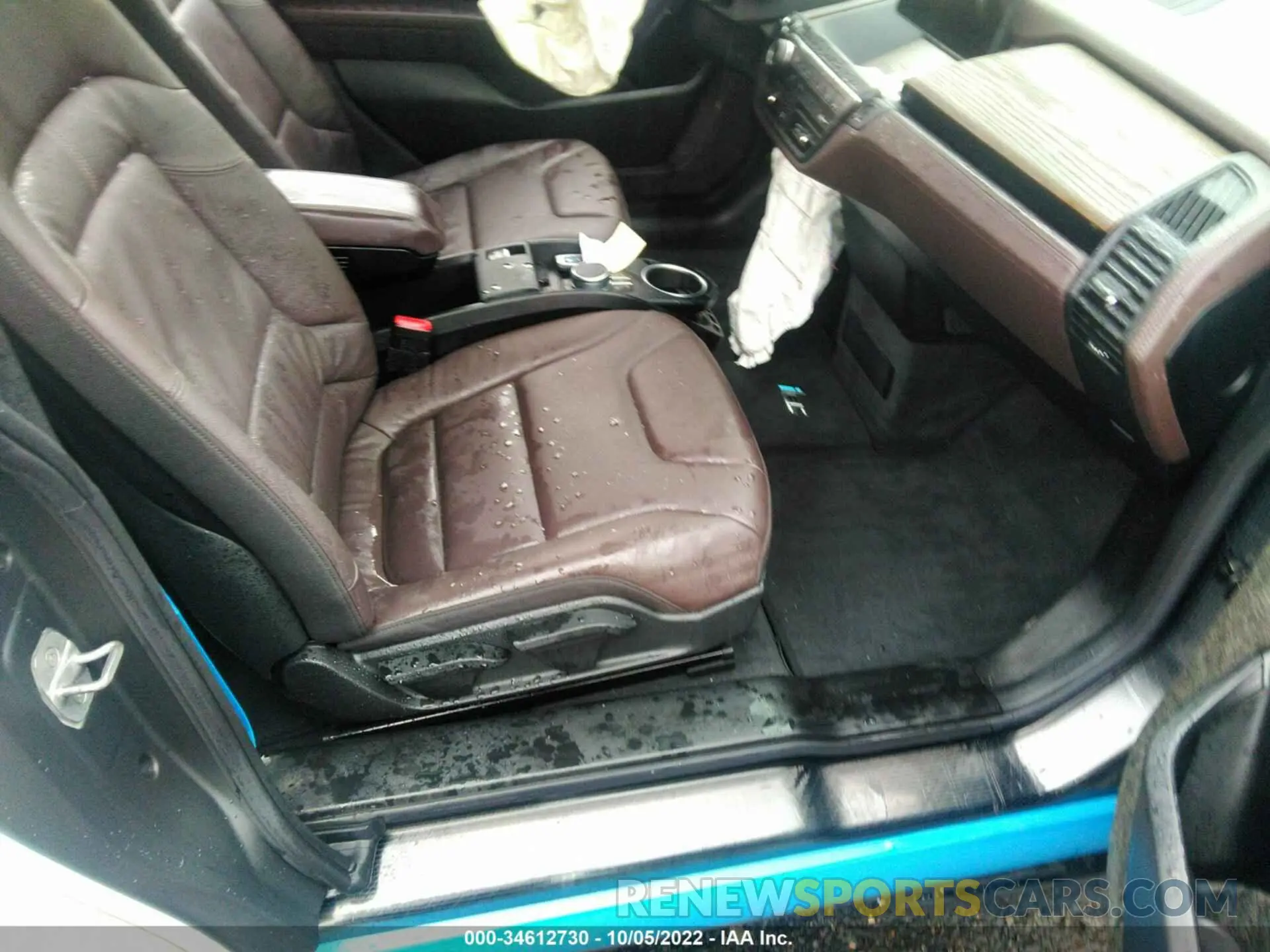 5 Photograph of a damaged car WBY8P6C04L7H18516 BMW I3 2020