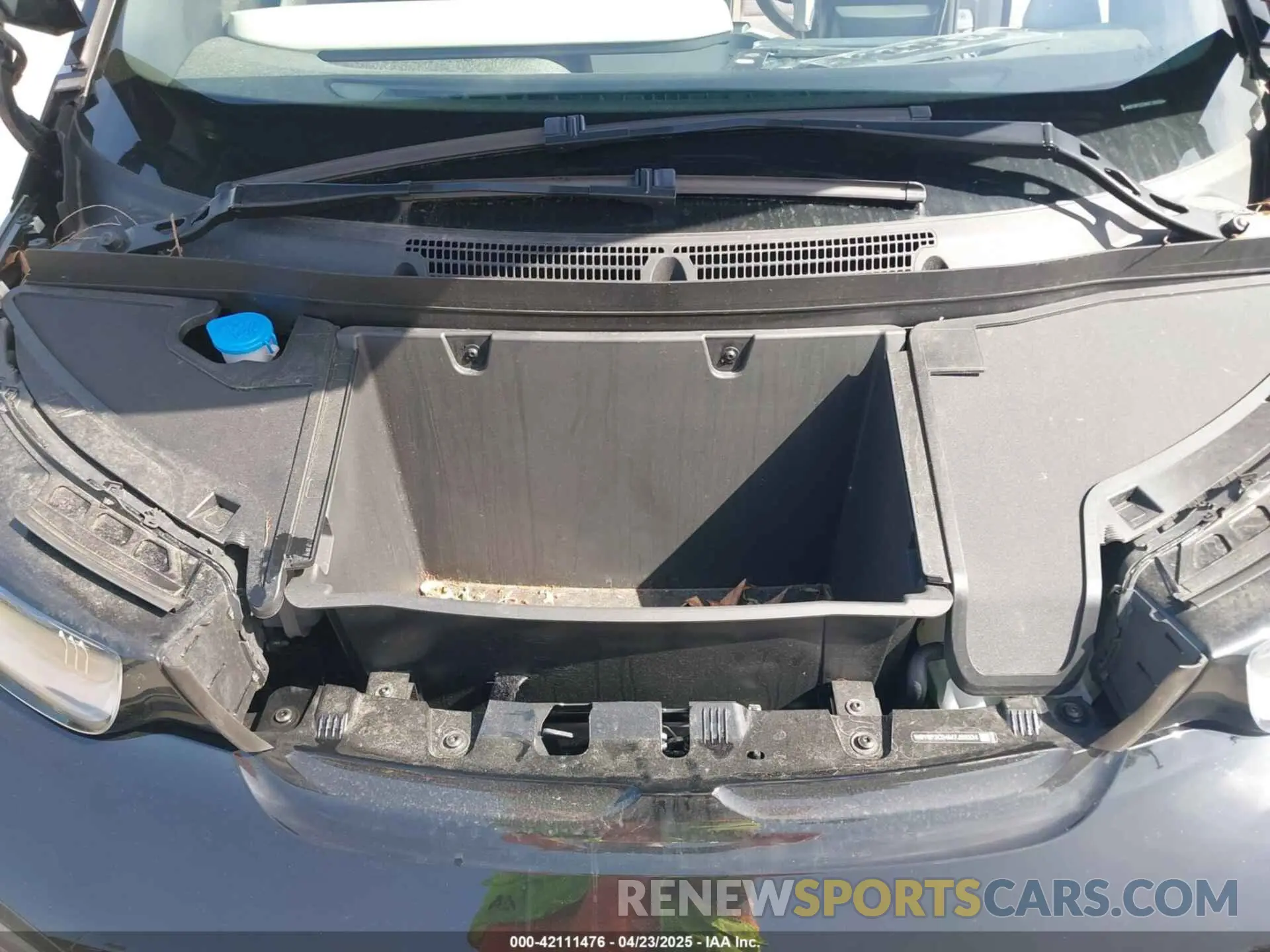 10 Photograph of a damaged car WBY8P2C04M7J50324 BMW I3 2021