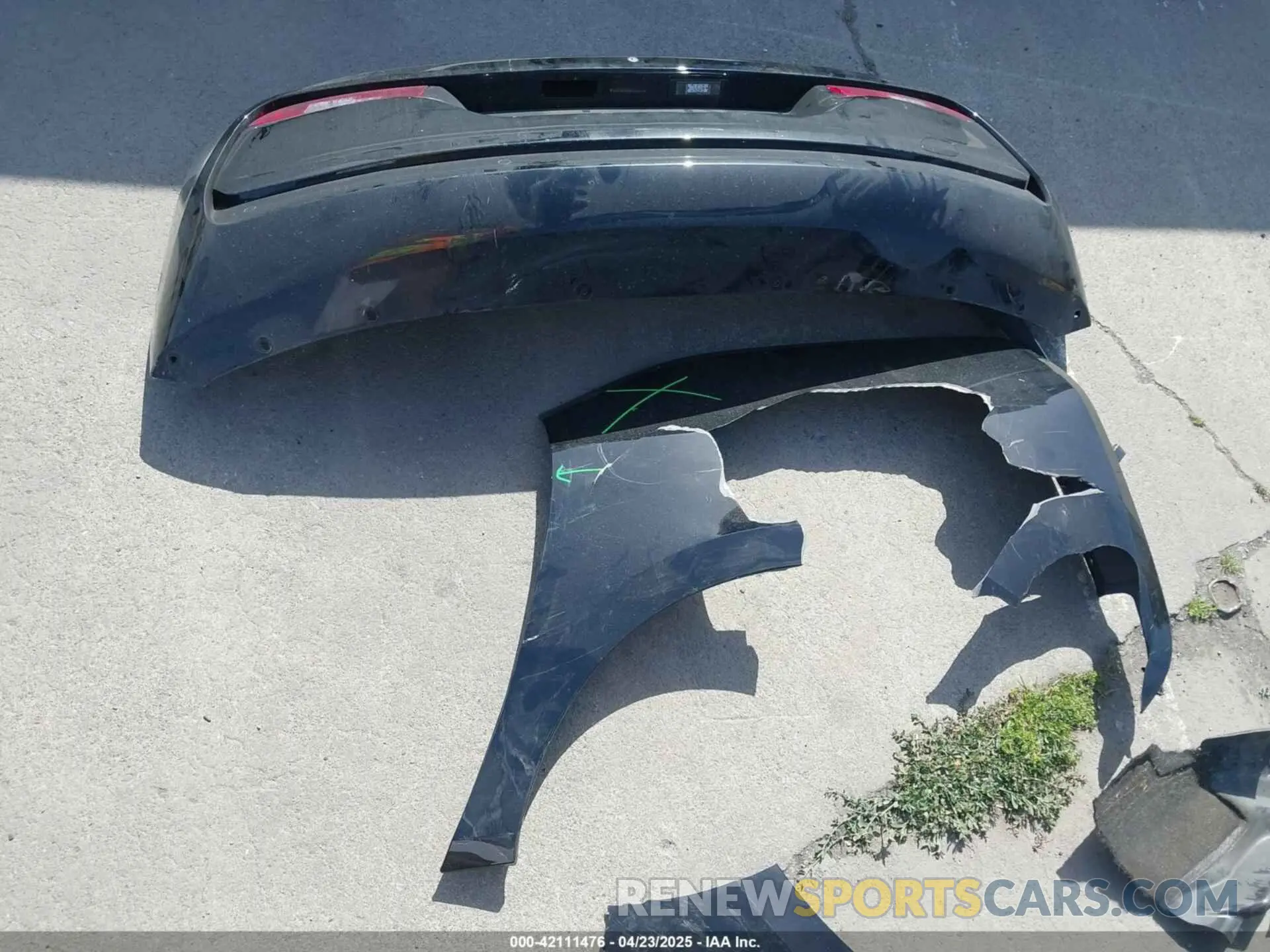 12 Photograph of a damaged car WBY8P2C04M7J50324 BMW I3 2021
