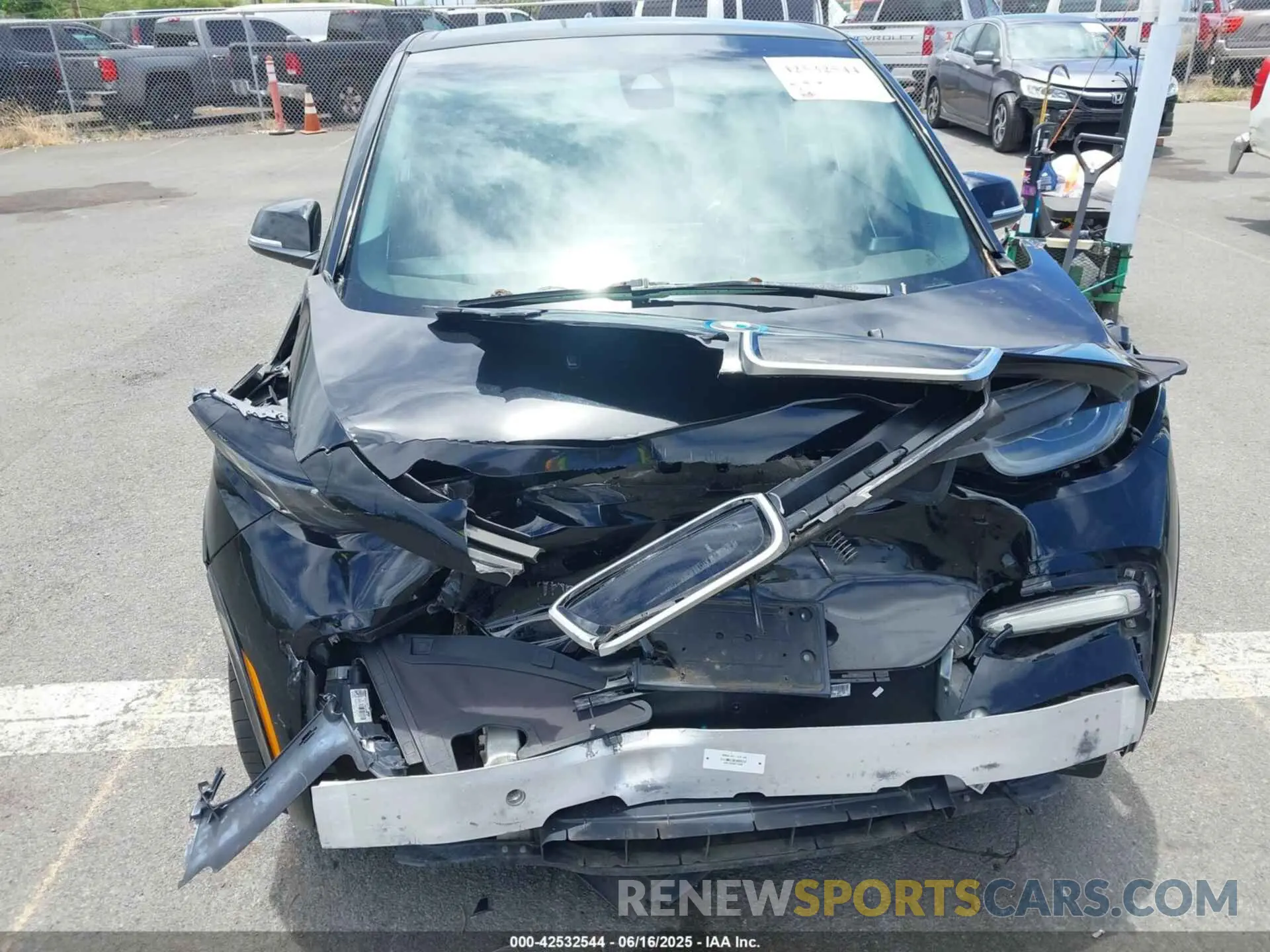 6 Photograph of a damaged car WBY8P6C52K7D94279 BMW I3S 2019