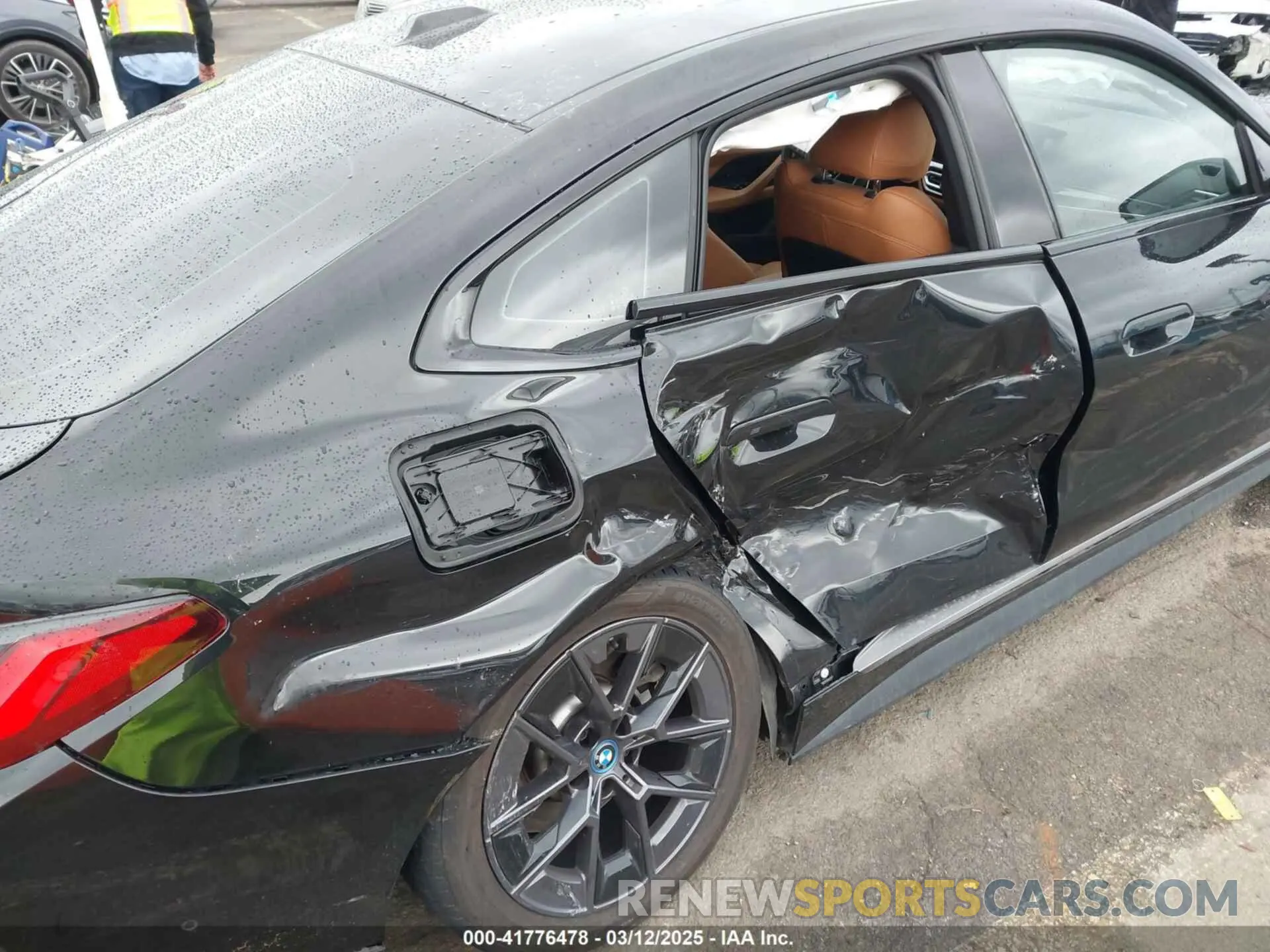 6 Photograph of a damaged car WBY43AW04PFP61870 BMW I4 2023