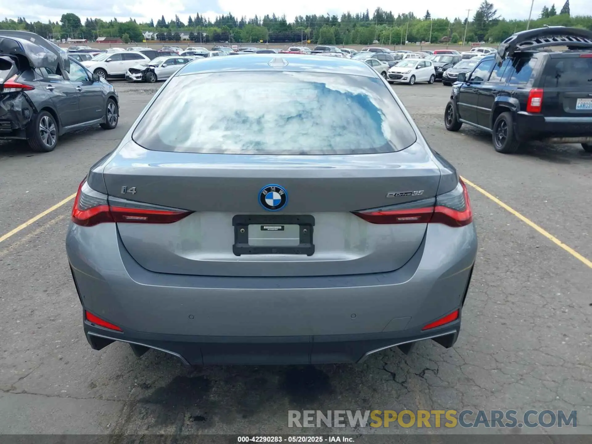 16 Photograph of a damaged car WBY43AW08PFP96671 BMW I4 2023