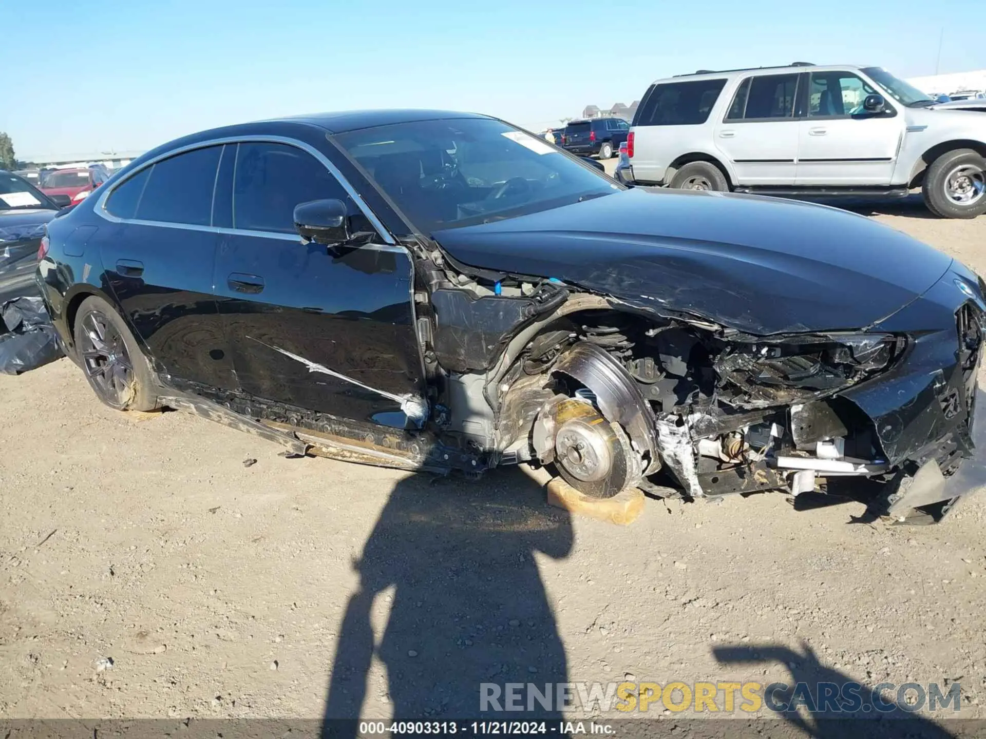 6 Photograph of a damaged car WBY73AW07PFR11516 BMW I4 2023
