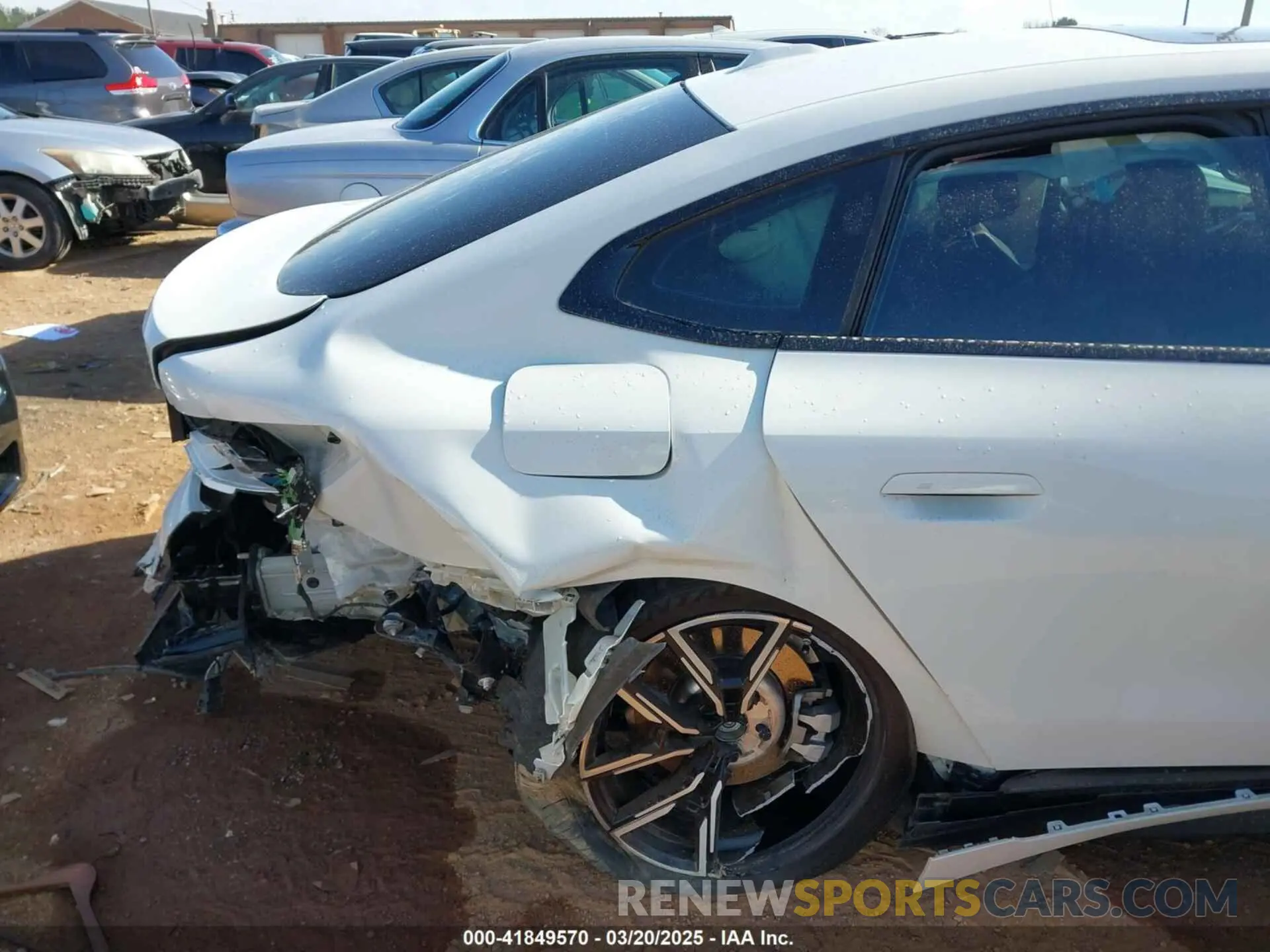 6 Photograph of a damaged car WBY73AW08PFN72118 BMW I4 2023