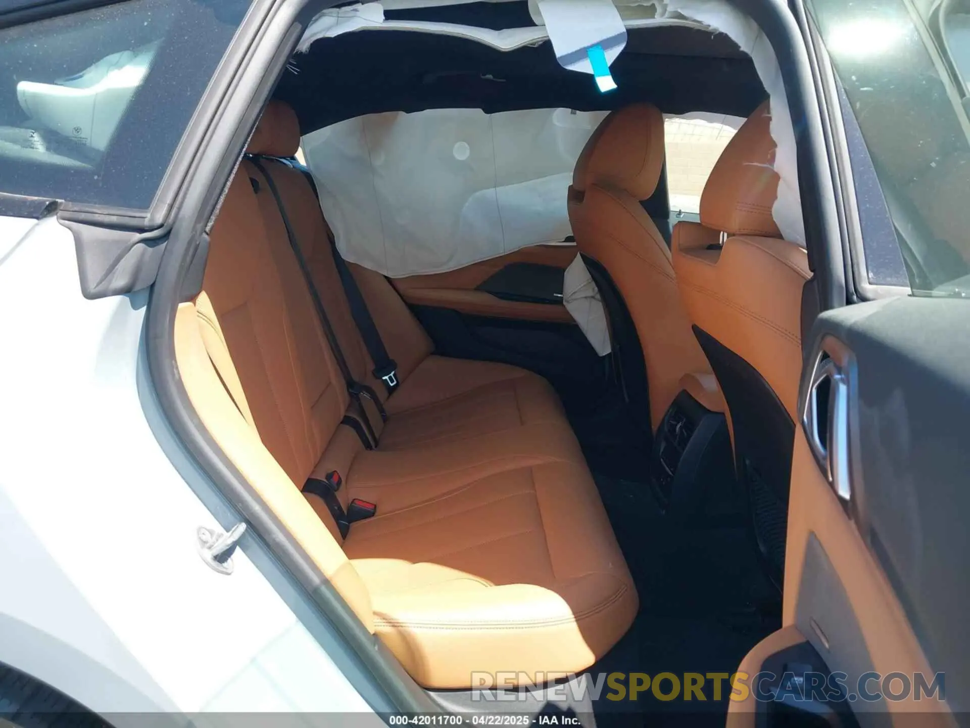 8 Photograph of a damaged car WBY73AW09PFN59684 BMW I4 2023