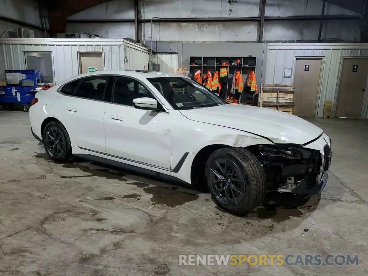 4 Photograph of a damaged car WBY73AW0XNFM42502 BMW I4 EDRIVE 2022