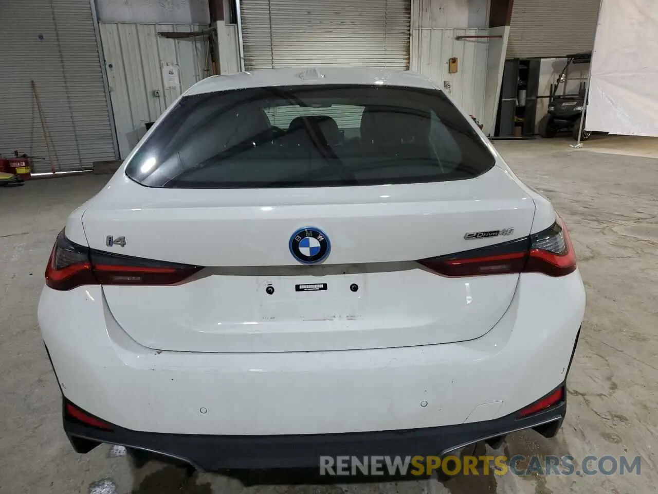 6 Photograph of a damaged car WBY73AW0XNFM42502 BMW I4 EDRIVE 2022