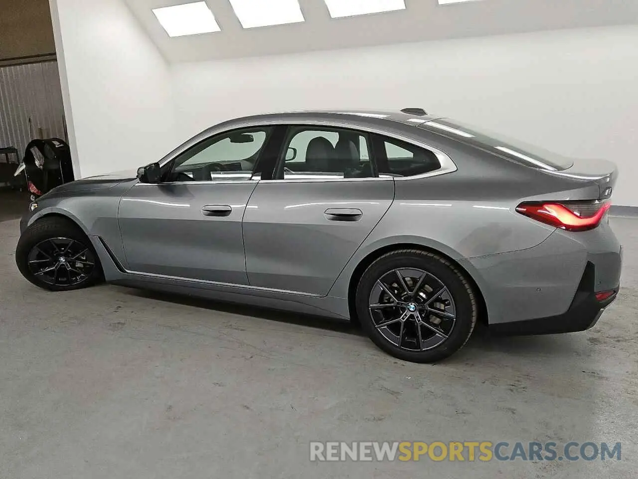 2 Photograph of a damaged car WBY23HD0XSFT92296 BMW I4 EDRIVE 2025