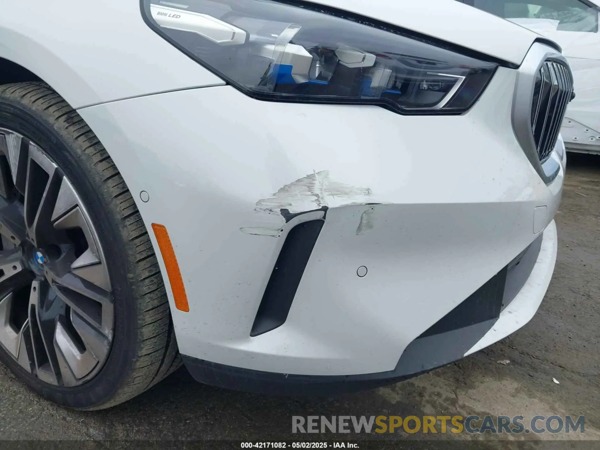 22 Photograph of a damaged car WBY33FK03RCR34684 BMW I5 2024