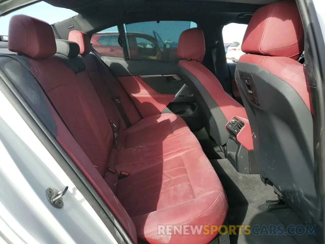 10 Photograph of a damaged car WBY33FK04RCR38307 BMW I5 EDRIVE 2024