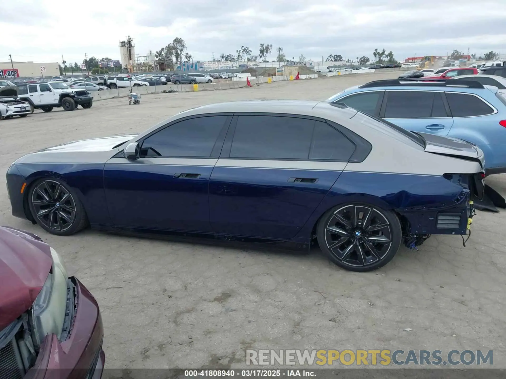 15 Photograph of a damaged car WBY53EJ05PCM97031 BMW I7 2023