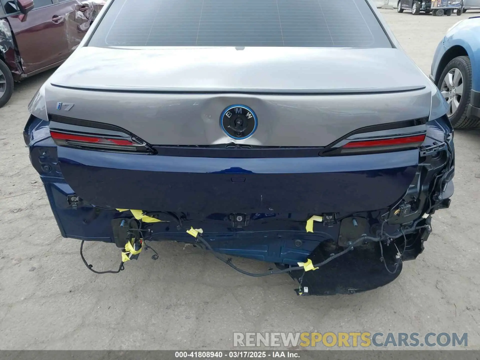 21 Photograph of a damaged car WBY53EJ05PCM97031 BMW I7 2023